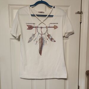 Delilah Wear Cream Feather and Arrow Tee